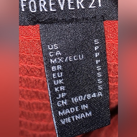 Forever 21 Crepe Dress With Smocked Top and spaghetti straps - Picture 6 of 6